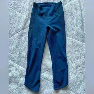 Lululemon 3/4 leggings  size 4